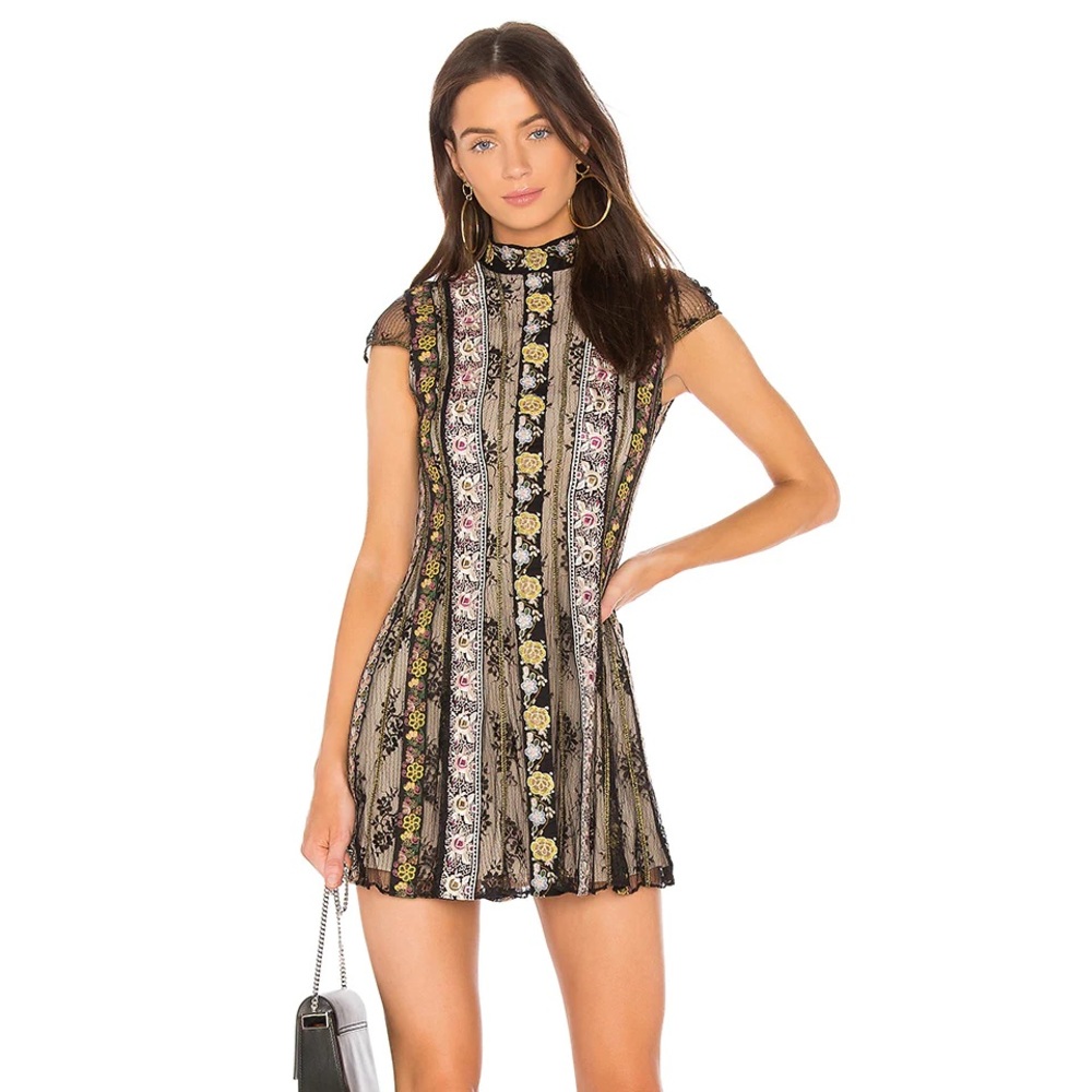 Alice + Olivia Gwyneth Embroidered Floral Dress